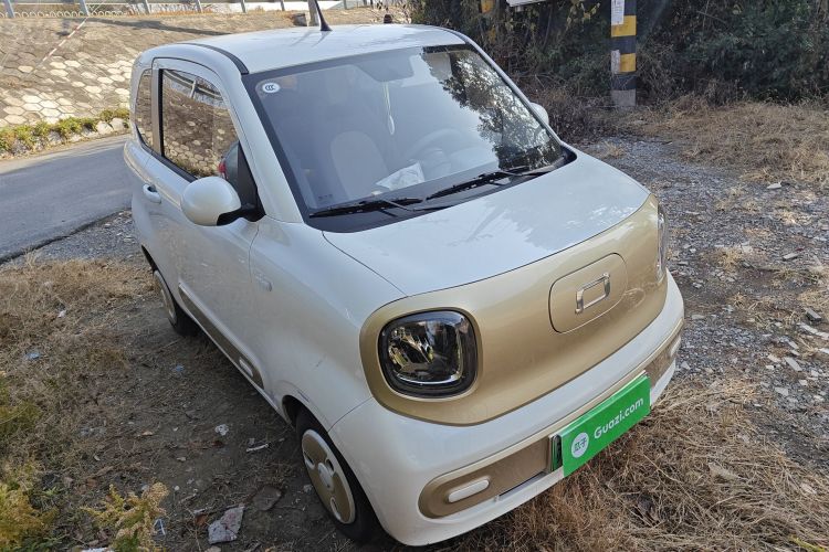 奔腾小马 2025款 222km 闪电马车身外观3