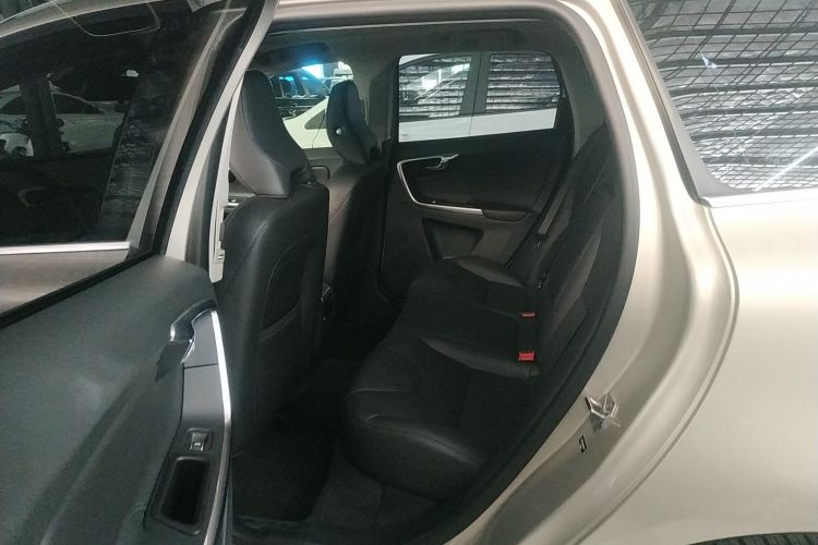 沃尔沃XC60 2017款 T5 智行升级版中控内饰7004