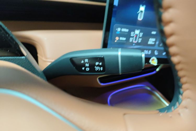 深蓝汽车 深蓝S07 2023款 200Max增程版中控内饰18