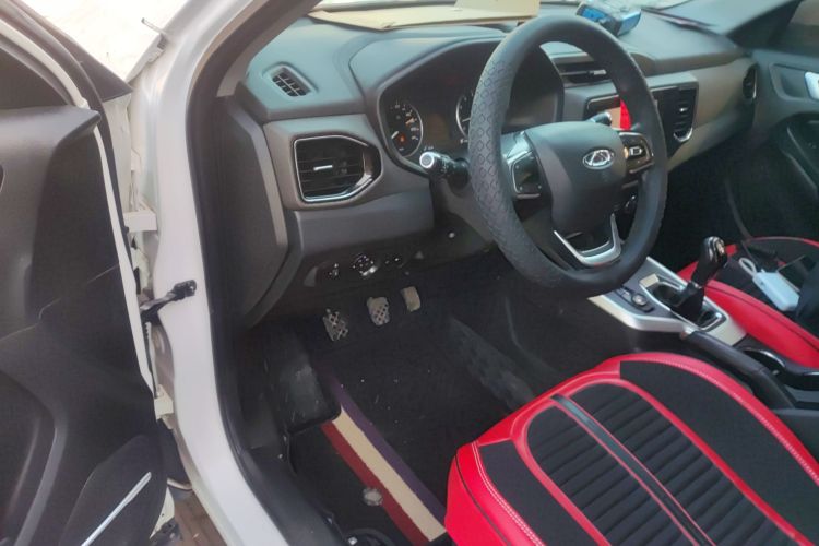 奇瑞 瑞虎5x 2019款 HERO 1.5L 手动时尚版中控内饰20