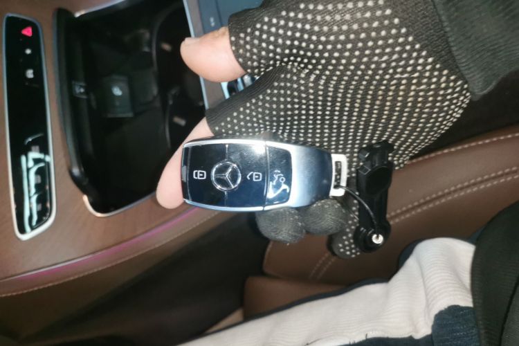 奔驰E级 2023款 E 260 L中控内饰7001