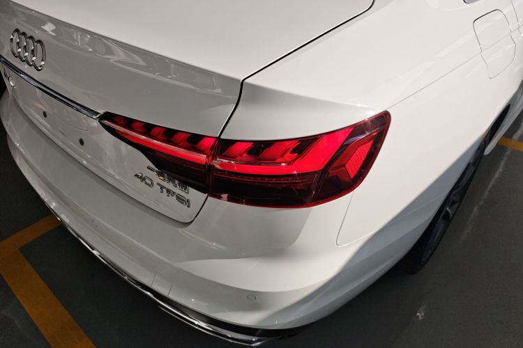 奥迪A4L 2020款 40 TFSI 时尚致雅型车身外观9