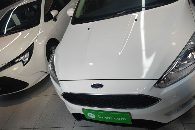 福特 福克斯 2015款 两厢 EcoBoost 125 自动超能风尚型车身外观2