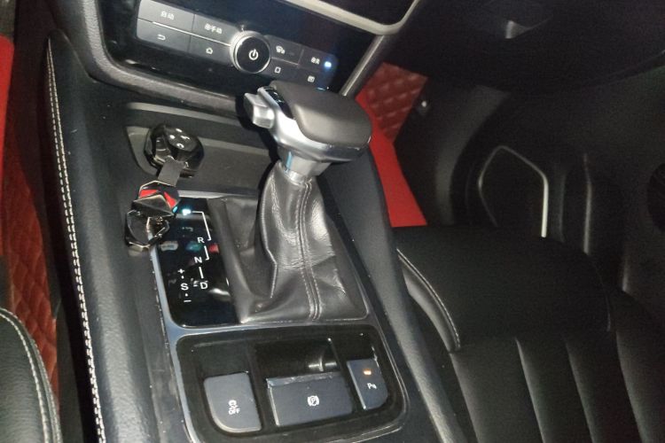 比亚迪 宋MAX 2017款 1.5T 自动智联精英型 7座局部细节18