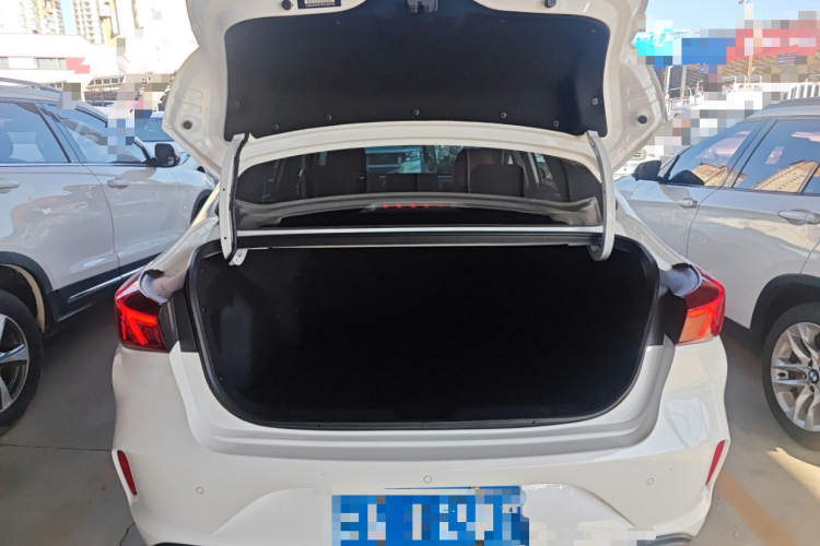 长安 逸动 2023款 畅享版 PLUS 蓝鲸NE 1.4T GDI DCT尊贵版机舱底盘23