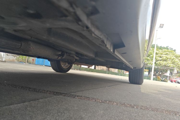 众泰SR9 2017款 2.0T 自动极致之梦版局部细节9004