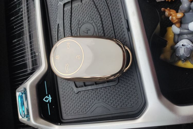 哪吒汽车 哪吒GT 2023款 560中控内饰11