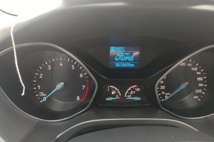 福特 福克斯 2018款 两厢经典 1.6L 自动风尚型智行版中控内饰14