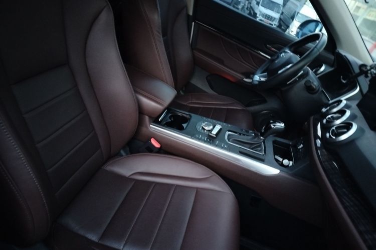 魏牌 VV5 2019款 升级款 2.0T 两驱超豪型 国V局部细节41