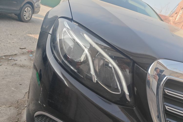 奔驰E级 2020款 改款 E 300 L 殊享版车身外观8