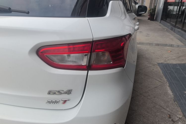 广汽传祺 传祺GS4 2015款 200T 手动豪华版车身外观9