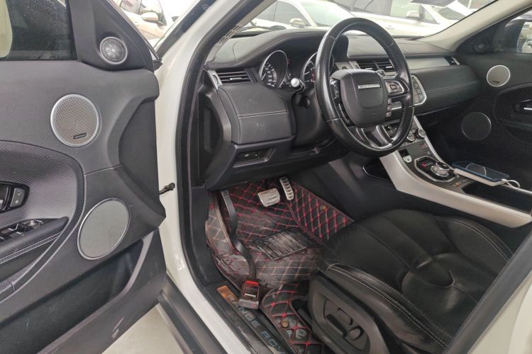 路虎 揽胜极光(进口) 2014款 2.0T 5门耀动版中控内饰7003