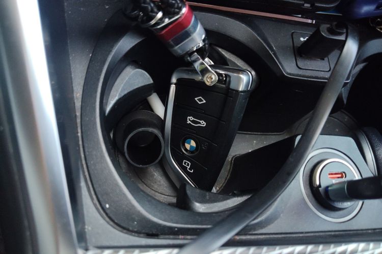 宝马3系 2020款 改款 325Li M运动曜夜套装中控内饰7001