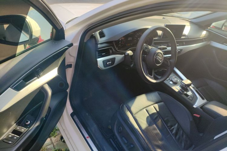 奥迪A4L 2019款 40 TFSI 时尚型 国VI中控内饰20