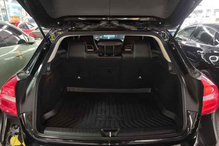 奔驰GLA 2016款 GLA 200 时尚型机舱底盘23