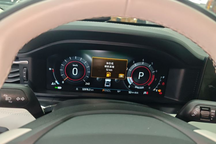 福特 探险者 2023款  EcoBoost 285 四驱赤金版 6座局部细节14