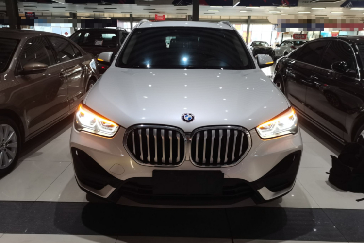 宝马X1 2021款 改款 sDrive25Li 领先型车身外观2