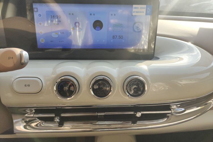 五菱汽车 五菱缤果 2025款 333km 悦享款中控内饰16