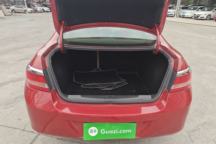 别克 英朗 2013款 GT 1.6L 自动时尚版机舱底盘23