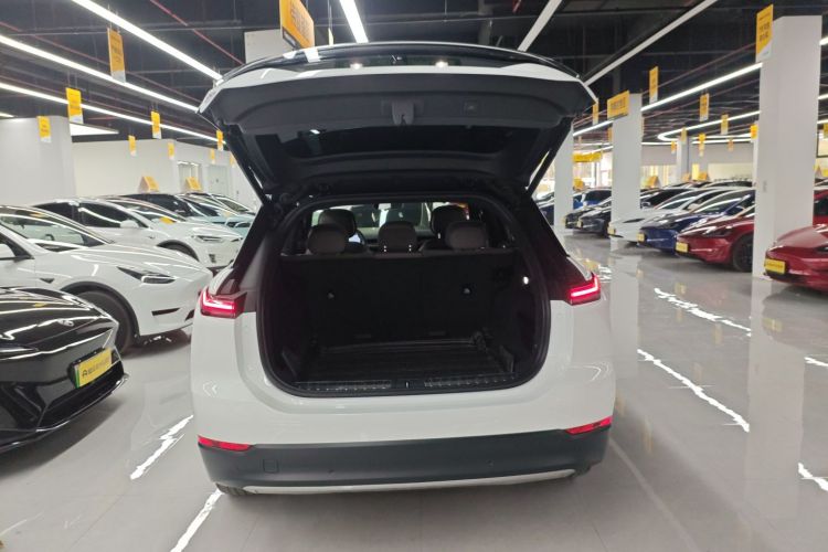 蔚来ES7 2022款 100kWh 首发版机舱底盘23