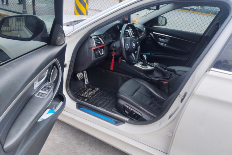 宝马3系 2015款 328Li 豪华设计套装中控内饰20