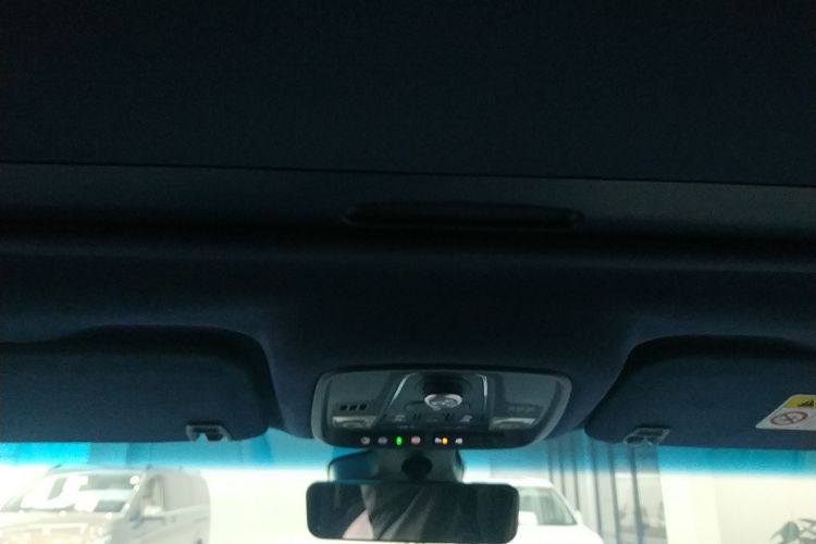 别克GL8 2020款 Avenir艾维亚 四座尊礼版中控内饰22