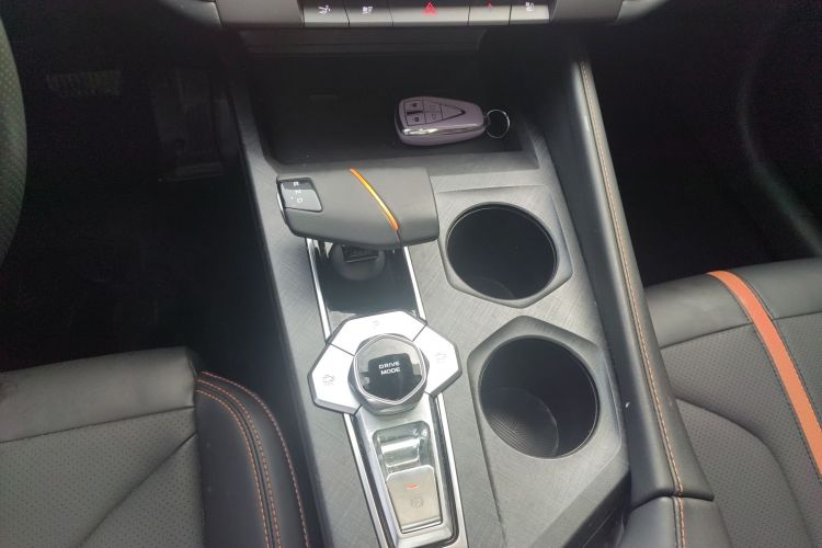 长安UNI-V 2024款 1.5T 尊贵型局部细节18