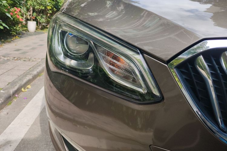 别克 英朗 2016款 15N 自动精英型车身外观8