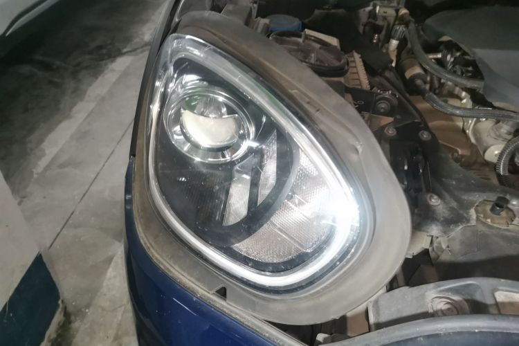 MINI Countryman 2018款 1.5T COOPER 艺术家车身外观6006