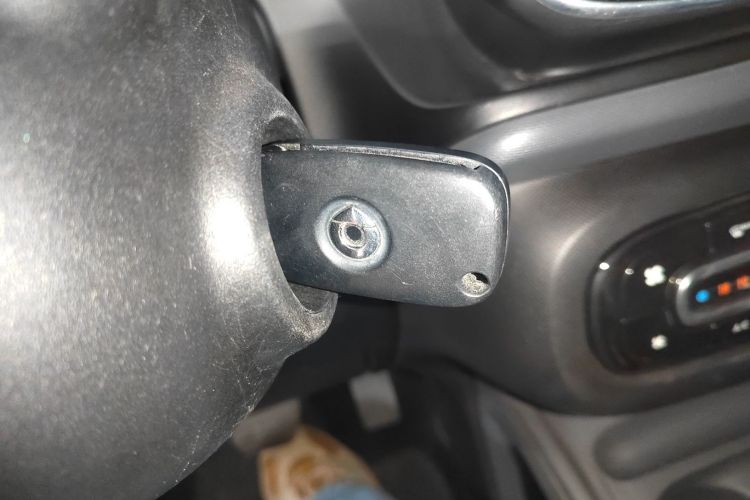 smart forfour 2016款 1.0L 52千瓦灵动版中控内饰7001