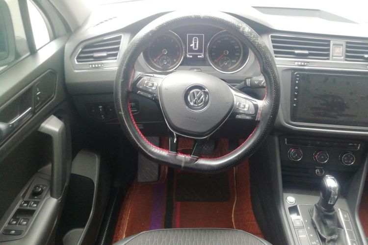 大众 途观L 2019款 330TSI 自动两驱风尚版 国VI中控内饰13