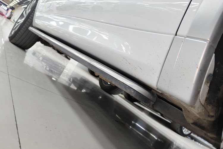 路虎 发现运动版 2021款 249PS R-Dynamic S 性能版局部细节9001