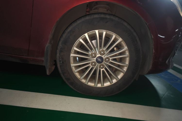 福特 福睿斯 2015款 1.5L 自动舒适型车身外观6007