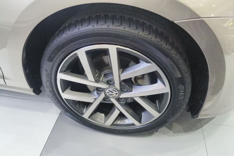 大众 高尔夫 2019款 280TSI DSG豪华型 国V车身外观10