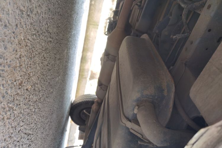 江铃 特顺 2017款 2.8T商运型短轴中顶6/7/8座JX493局部细节9004