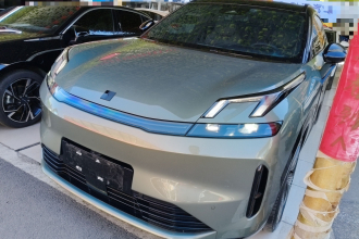 领克08 EM-P 2023款 220km 四驱性能Halo