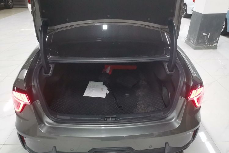 领克03 2022款 2.0TD DCT劲Pro机舱底盘23