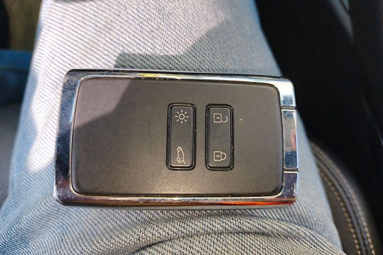 雷诺 科雷傲 2017款 2.0L 两驱豪华版中控内饰7001