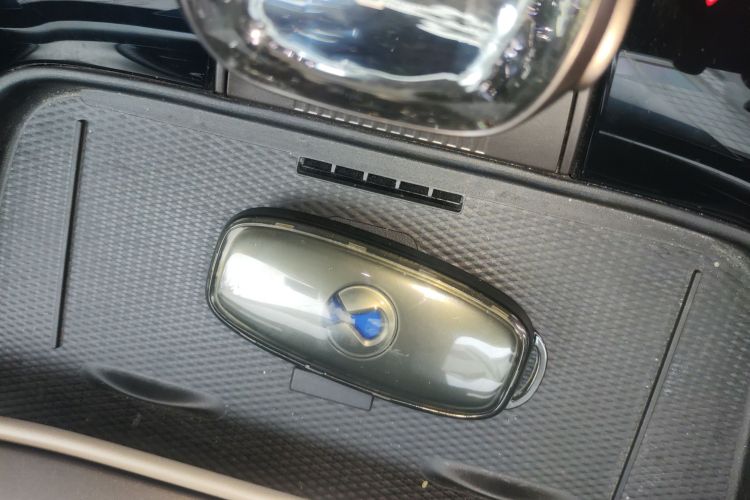 腾势D9 2022款 DM-i 970 四驱旗舰型中控内饰7001