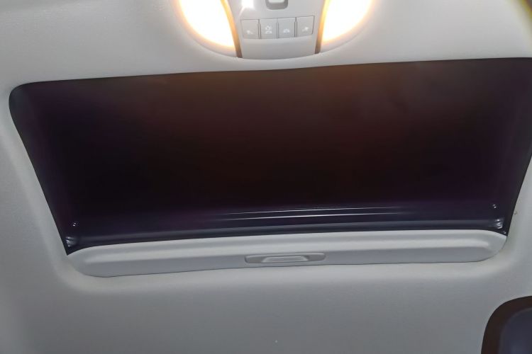 英菲尼迪Q70 2019款 Q70L 2.0T 精英版 PLUS局部细节22