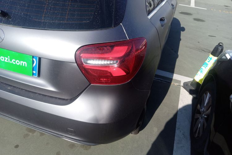 奔驰A级(进口) 2017款 改款 A 200 时尚型车身外观6006