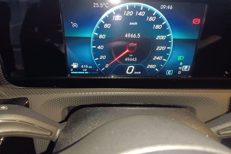 奔驰A级 2019款 A 180 L 运动轿车中控内饰15