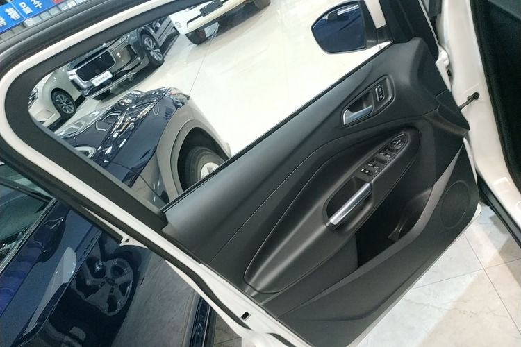 福特 翼虎 2017款 EcoBoost 180 两驱虎跃型中控内饰47