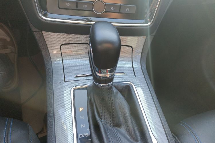 荣威RX5 2020款 20T 自动4G互联百万款中控内饰18