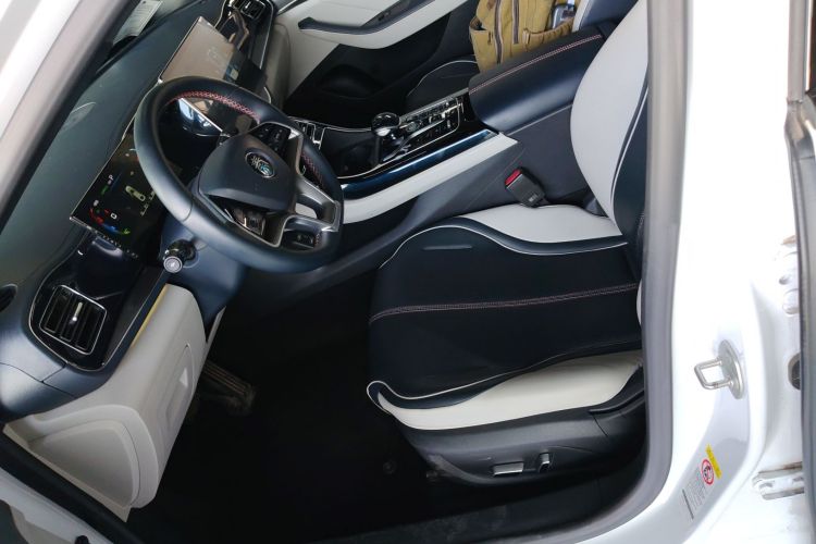 比亚迪 秦PLUS 2021款 DM-i 120KM 旗舰型局部细节19