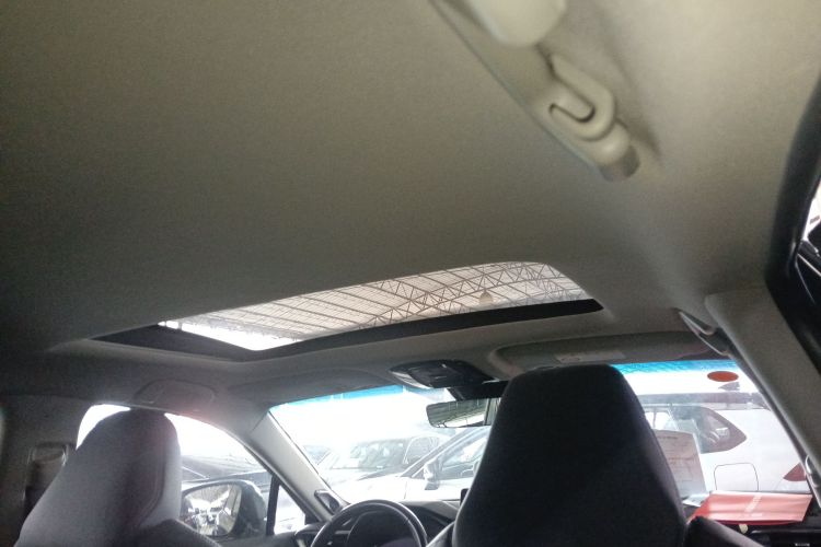 丰田 威飒 2023款 2.0L CVT两驱尊贵版局部细节22