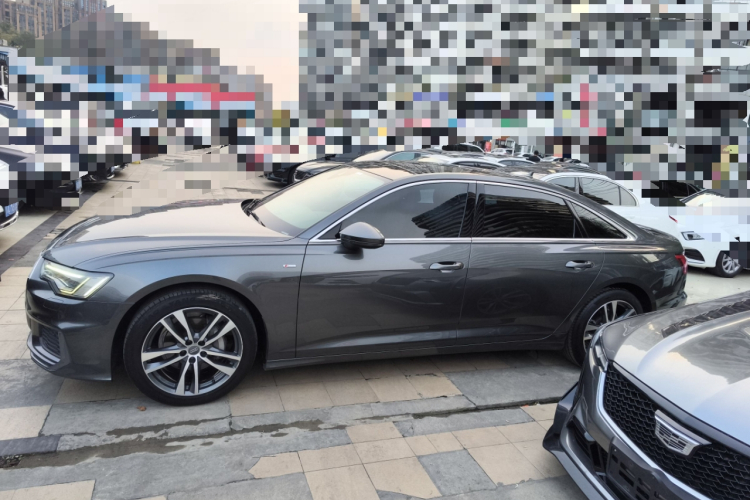 奥迪A6L 2019款 40 TFSI 豪华动感型车身外观4