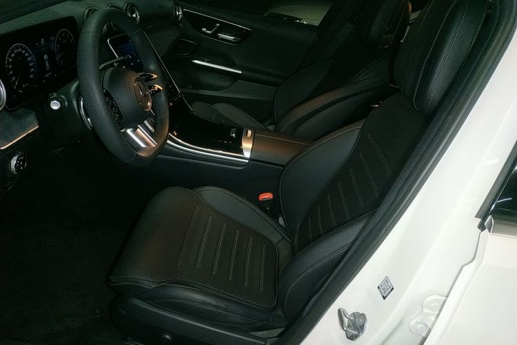 奔驰C级 2023款 改款二 C 260 L 运动版中控内饰19