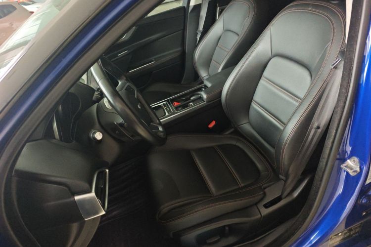 捷豹XEL 2019款 2.0T 200PS 豪华版中控内饰19