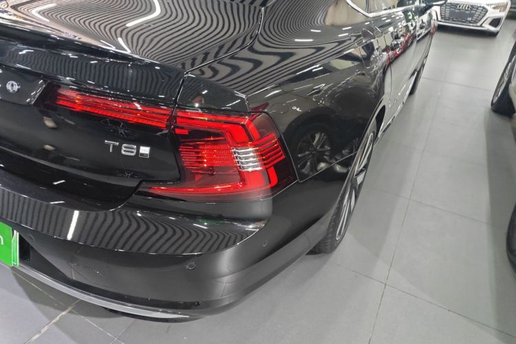 沃尔沃S90新能源 2025款 插电式混动 四驱长续航智雅豪华版车身外观9